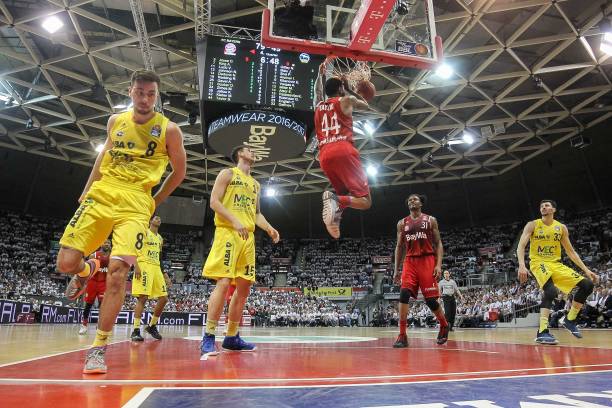 国际赛场屡 国际赛场屡