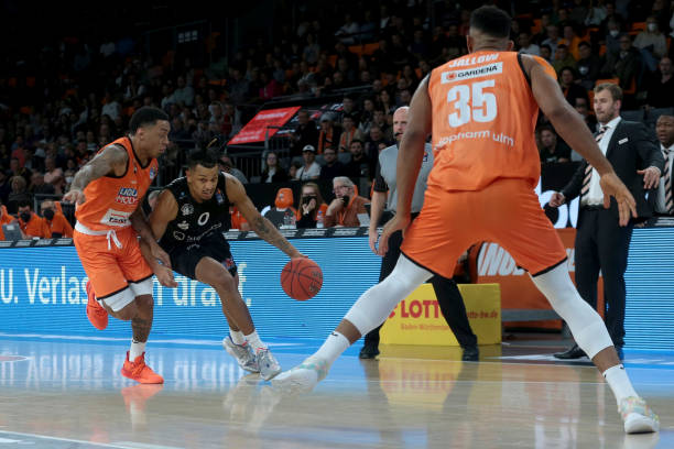 在媒体面前 在媒体面前